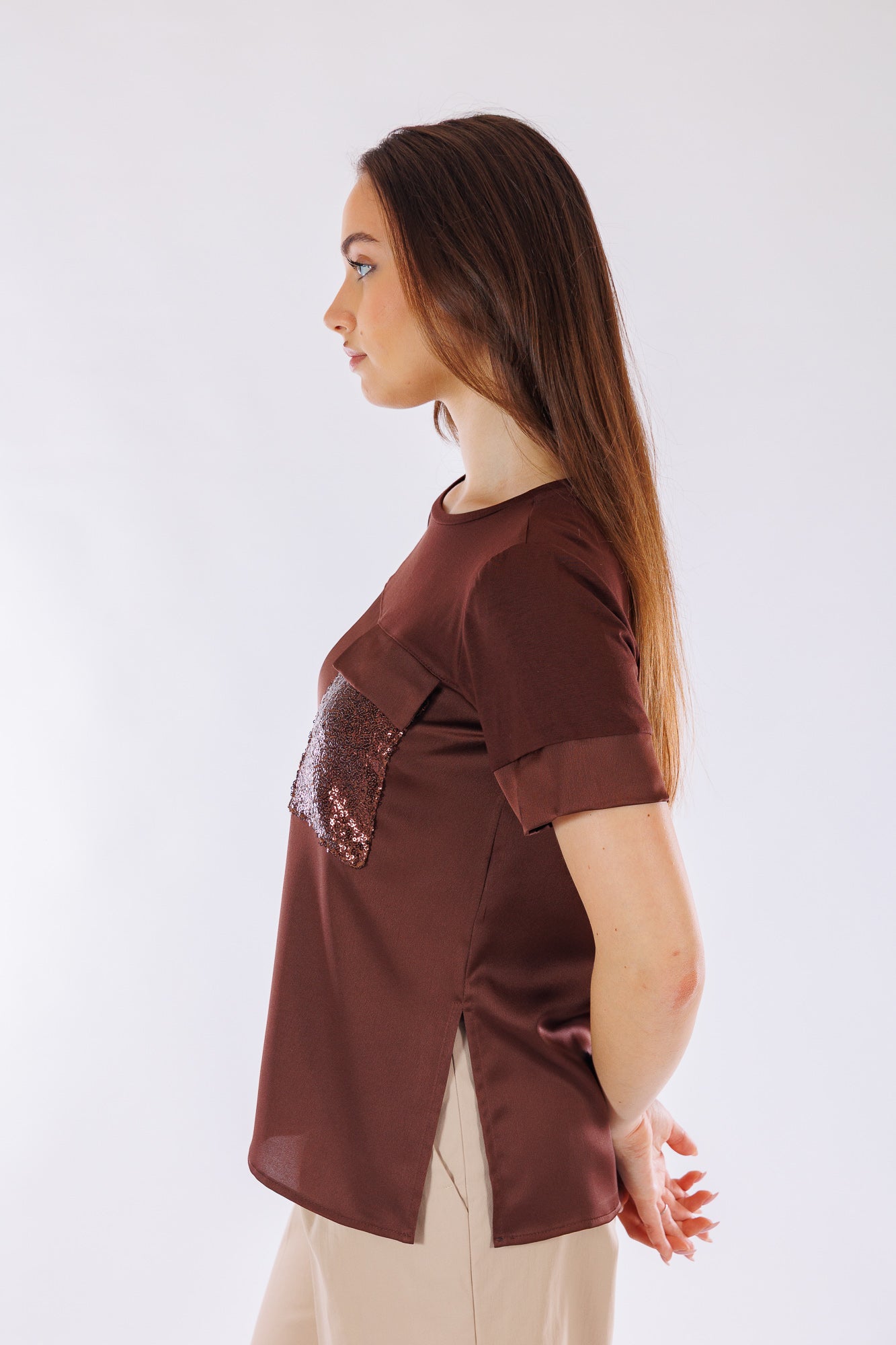 T-shirt raso, jersey e paillettes