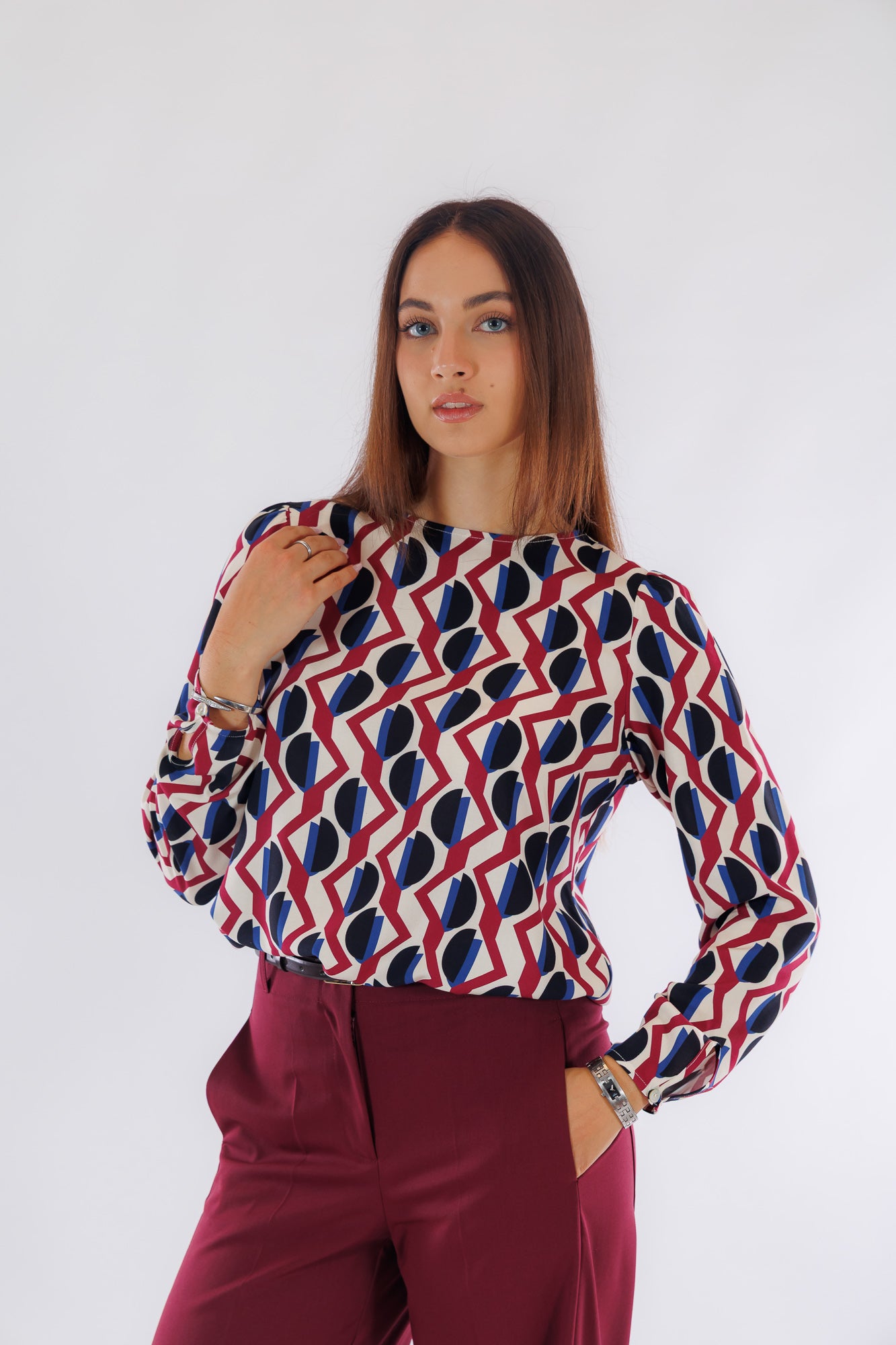 Blusa girocollo fantasia geometrica