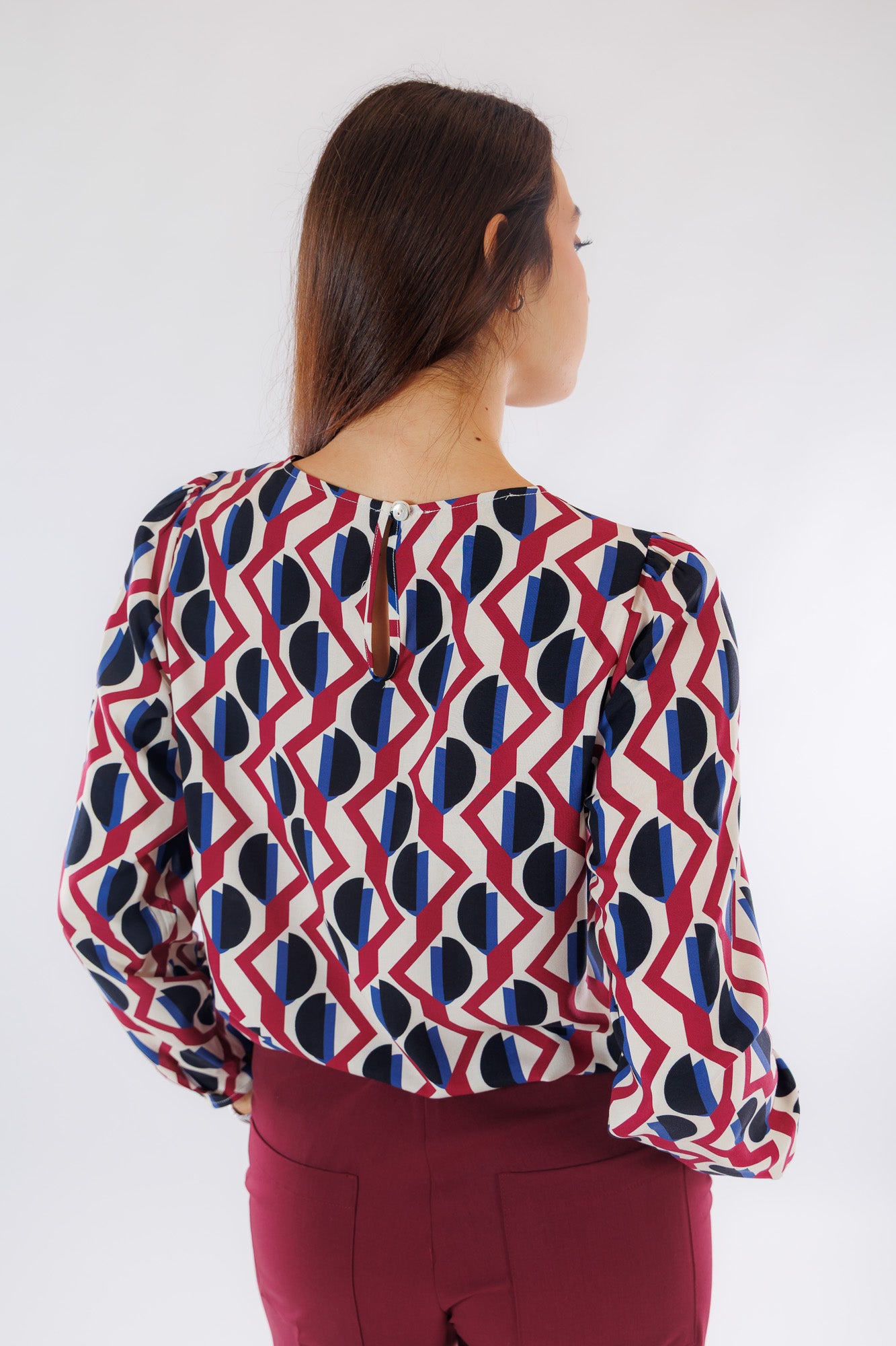 Blusa girocollo fantasia geometrica