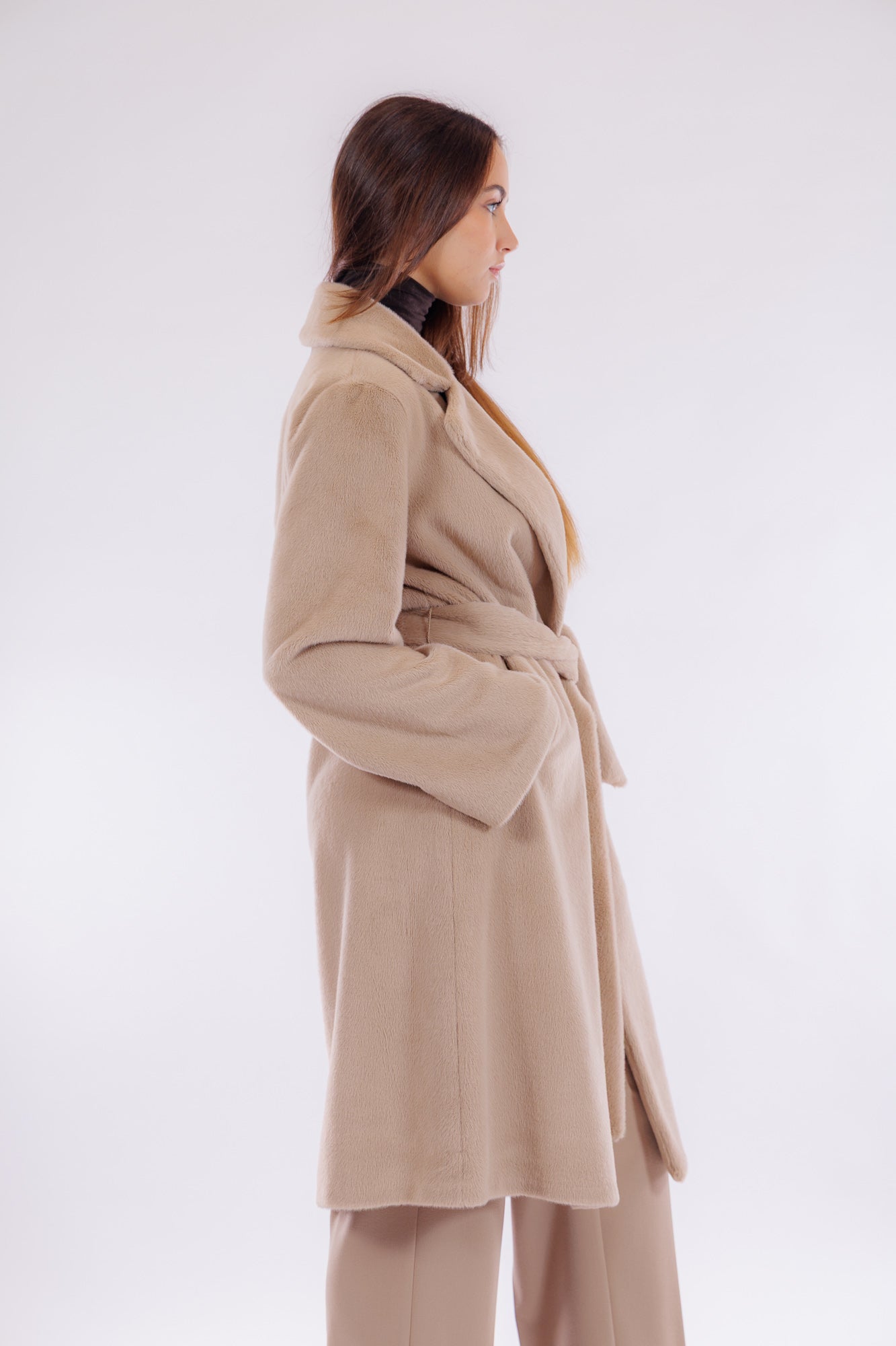 Cappotto eco pelliccia lunga