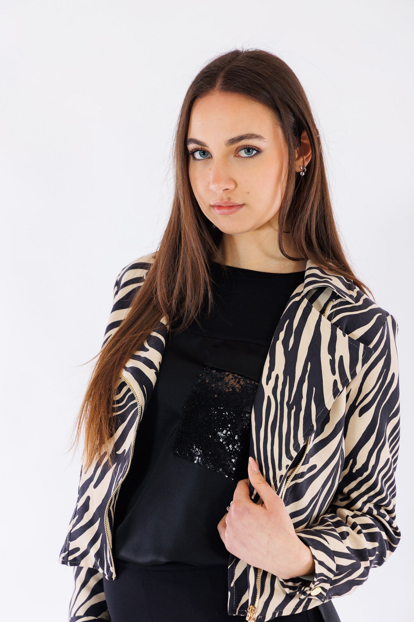 T-shirt raso, jersey e paillettes