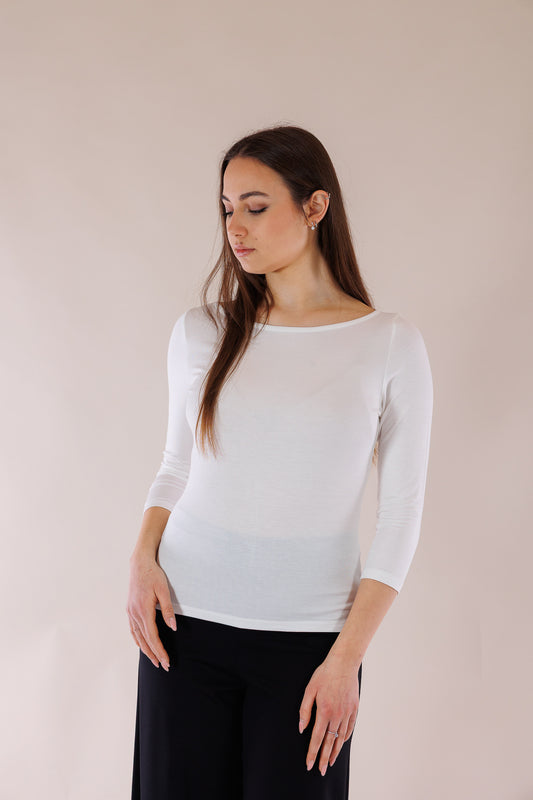 Maglia basic scollo barchetta