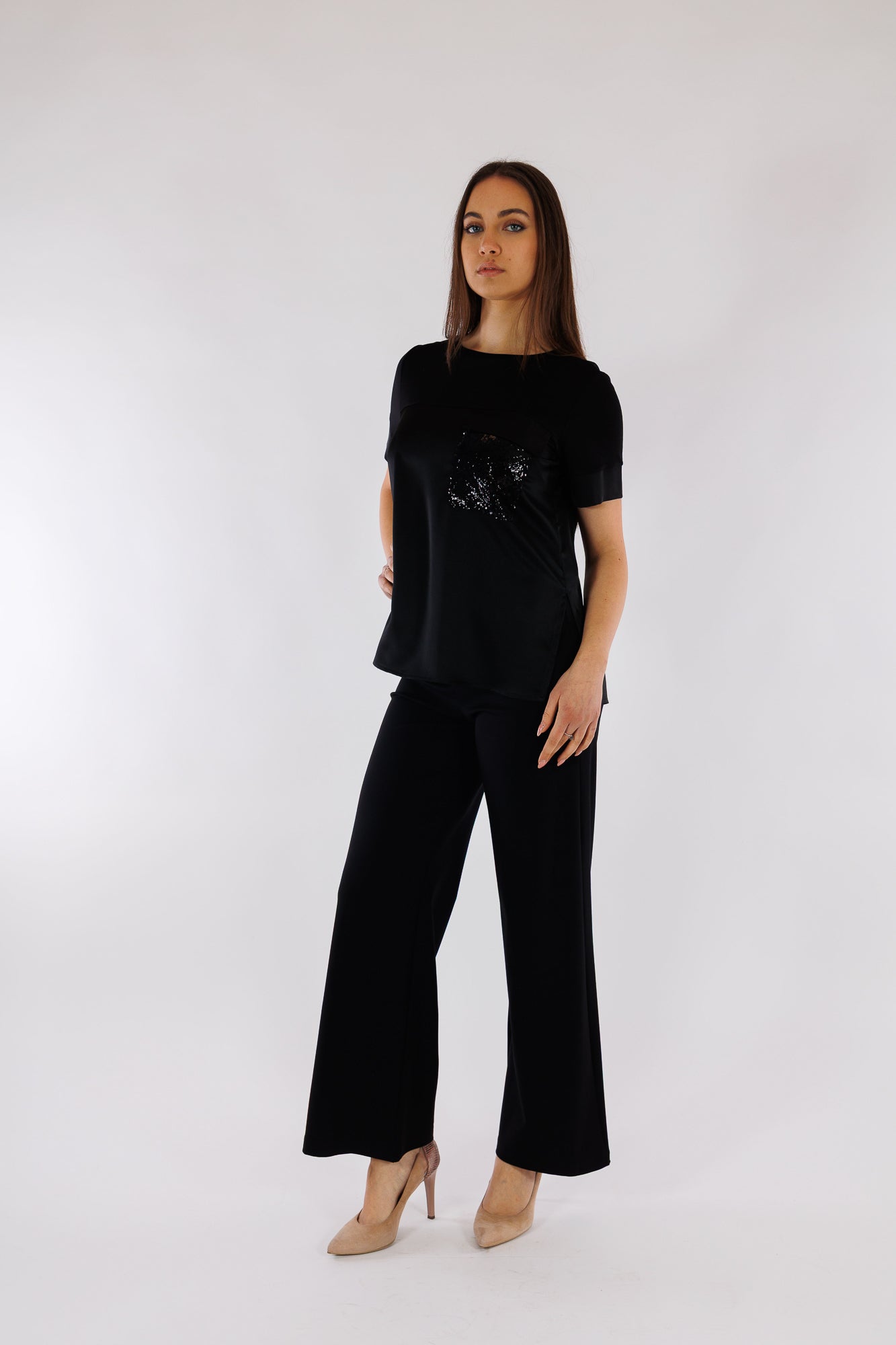 T-shirt raso, jersey e paillettes
