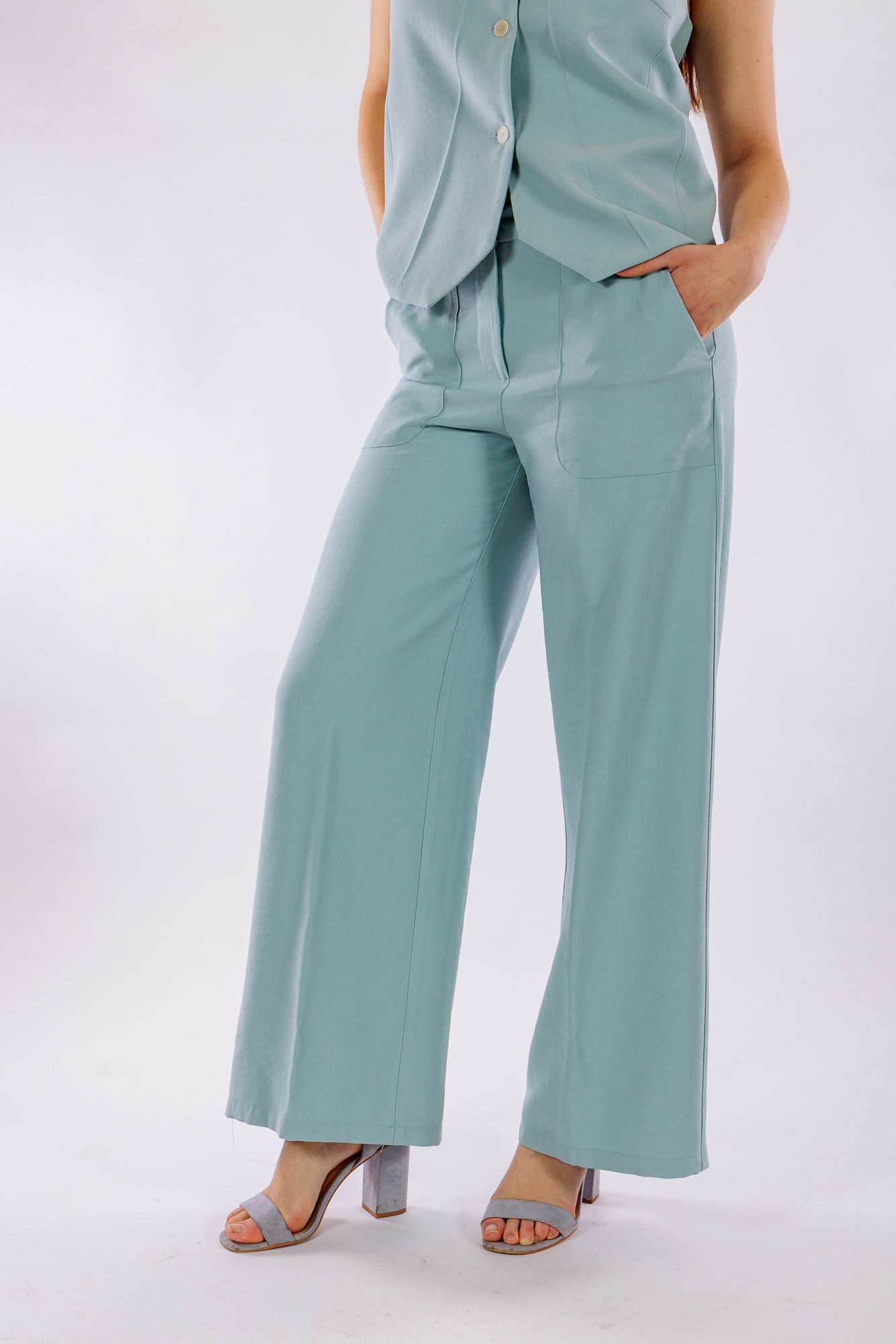 Pantalone largo tasconi