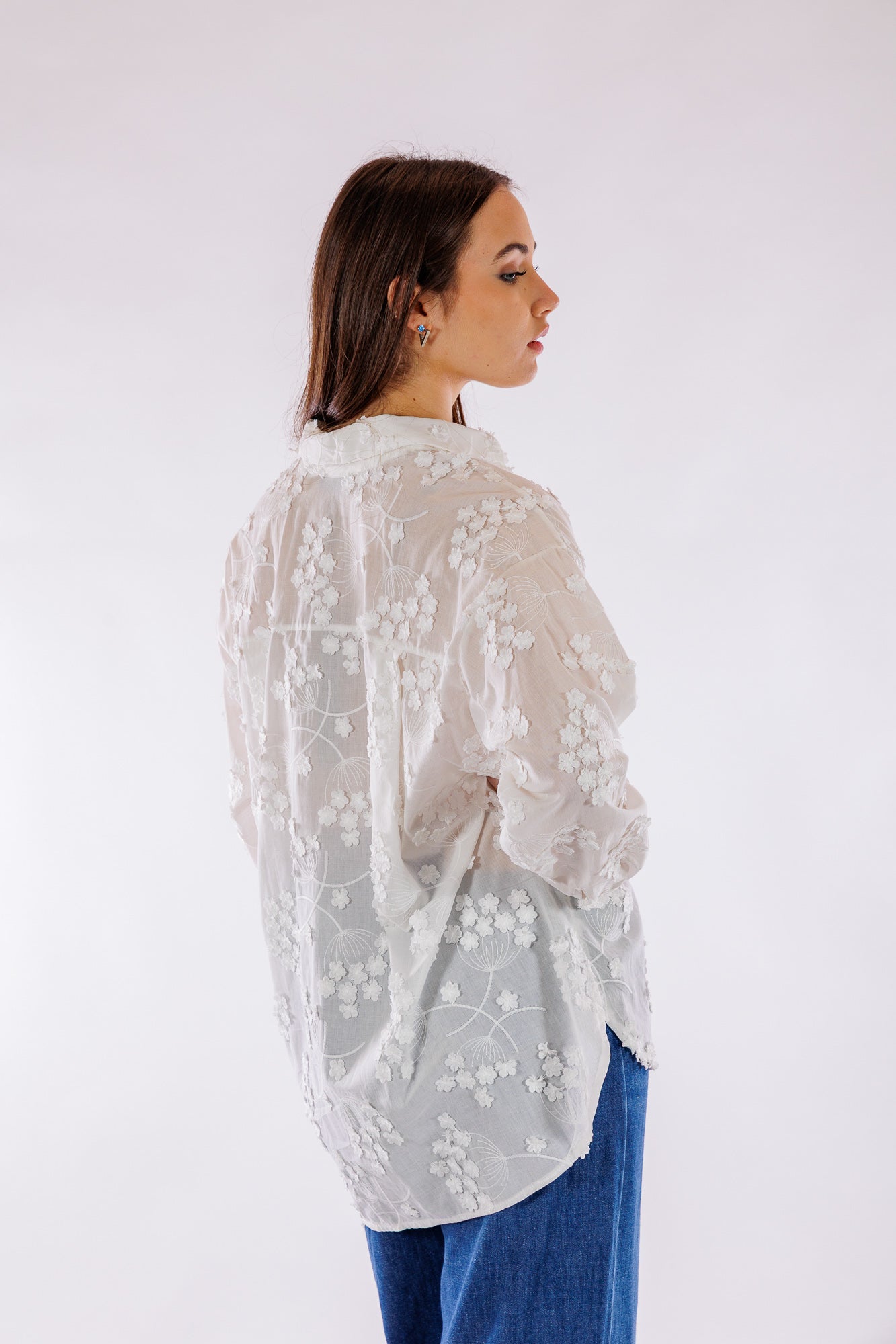 Camicia fiori ricamati