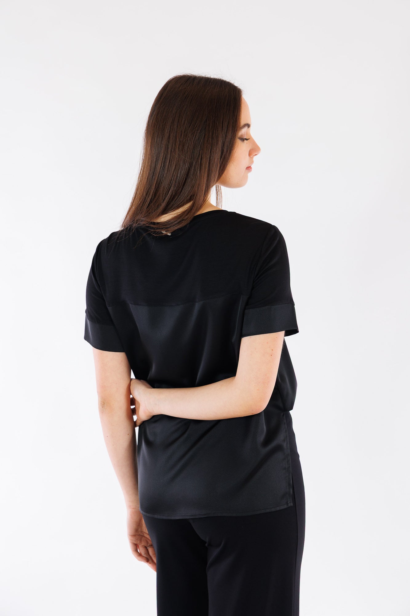 T-shirt raso, jersey e paillettes