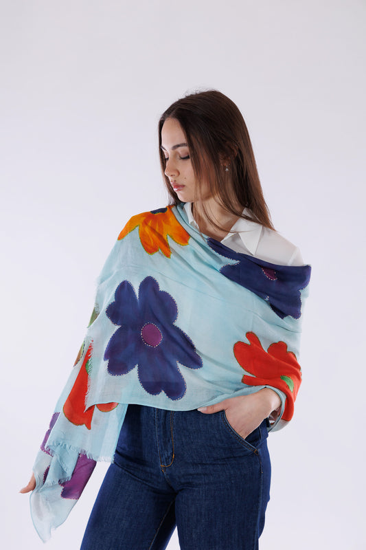 Foulard dipinto e ricamato a mano